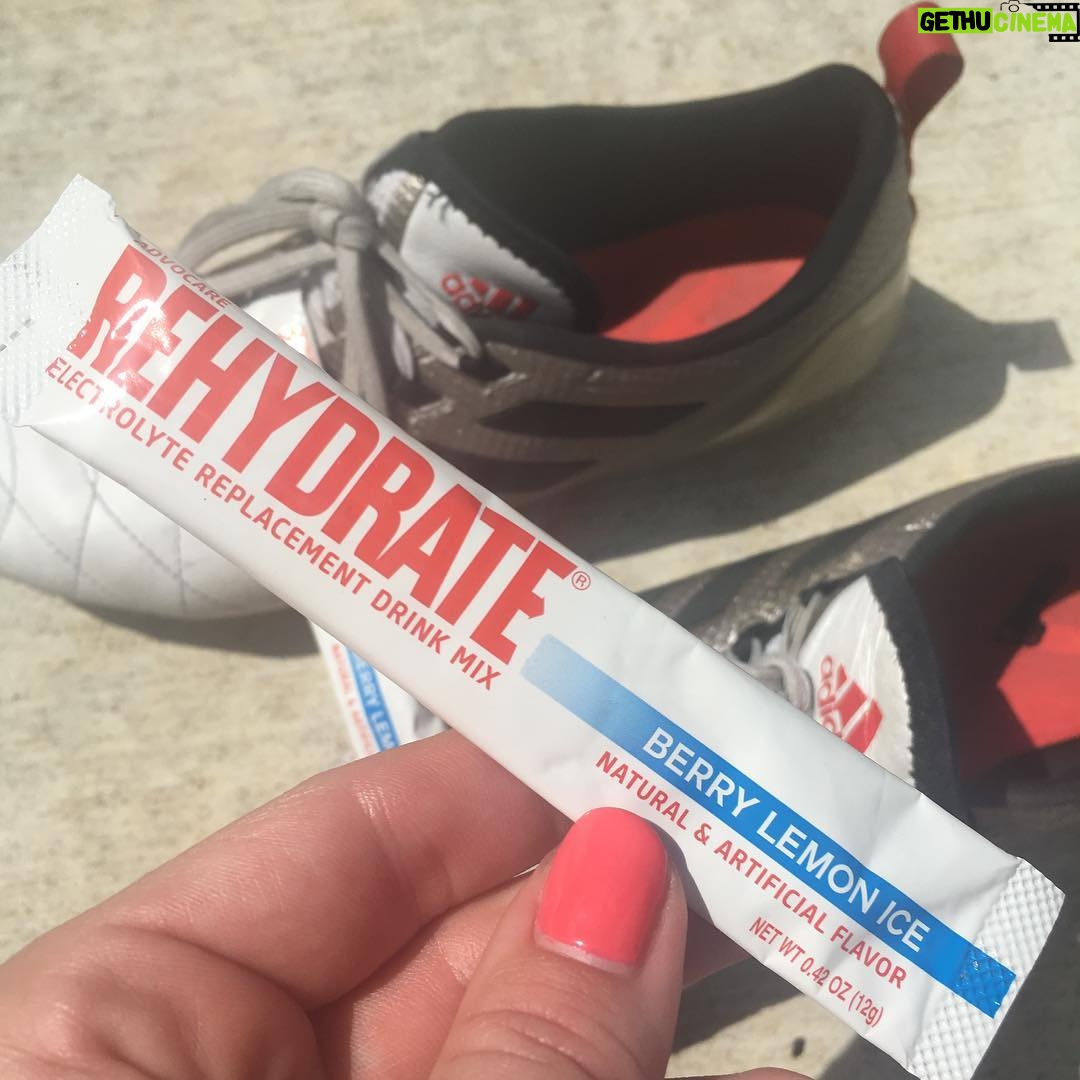 Becky Sauerbrunn Instagram - Thanks, @advocare, for sending me the new Rehydrate flavor! You need something more when it's over 90 degrees and you're training hard. Try out Berry Lemon Ice Rehydrate! #ad