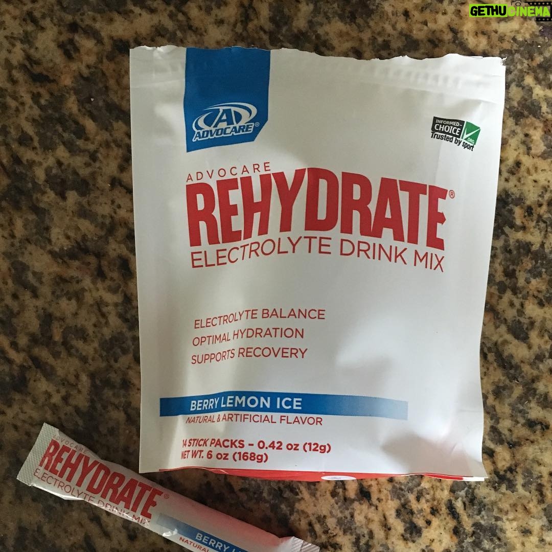 Becky Sauerbrunn Instagram - About that time of year when hydration becomes super important. Love this Berry Lemon Ice AdvoCare Rehydrate! @AdvoCare #rethinkwhatyoudrink #sponsored