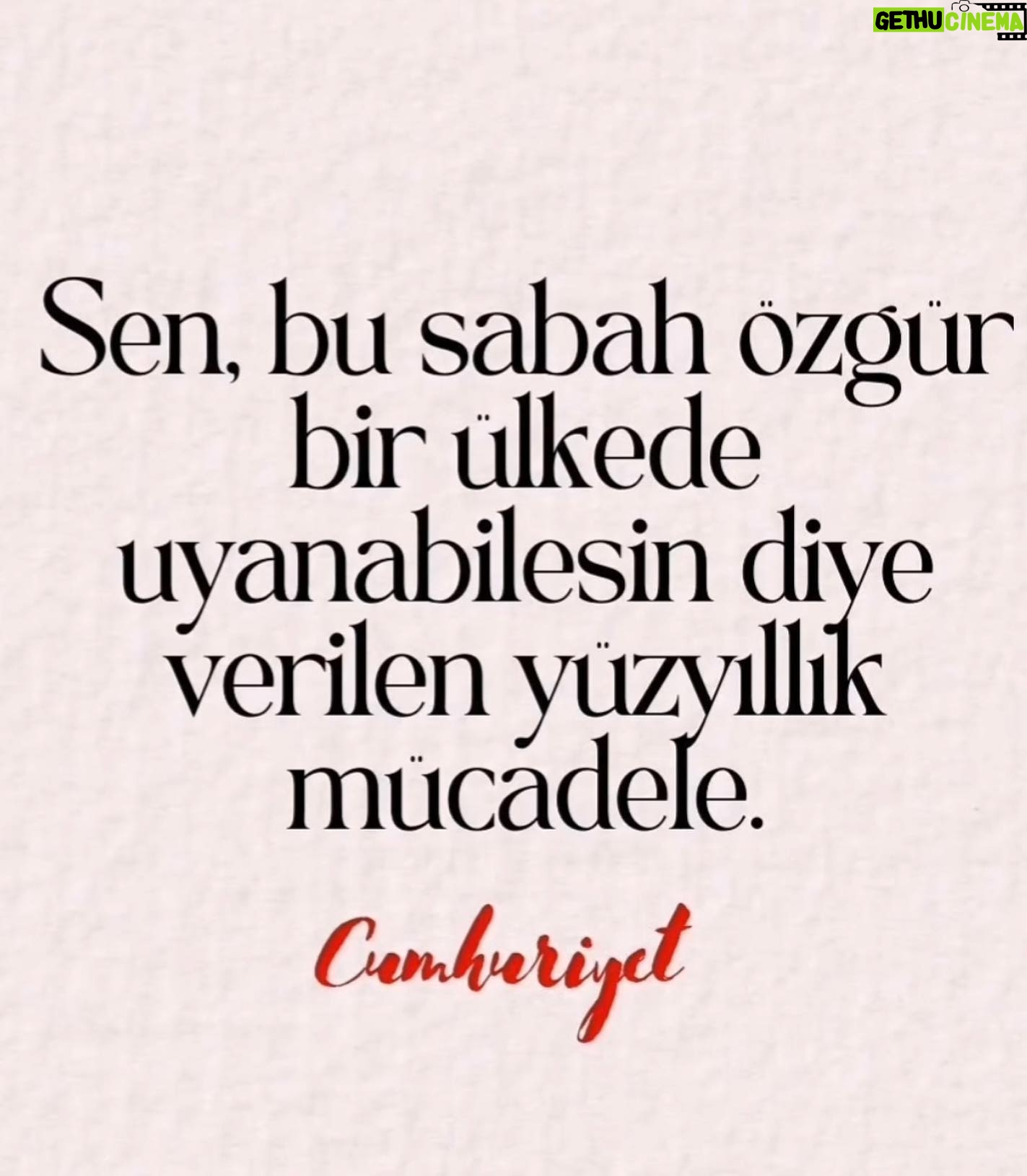 Begüm Birgören Instagram - Cumhuriyet’imiz kutlu olsun!🇹🇷♥️