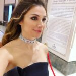 Begüm Birgören Instagram - Ödül aldık!🎉 #Tozluyaka #aboutlastnight 💎 Styling @yusufcandirik Styling assist @barann.thee Elbise @luxez.co
