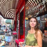 Begüm Birgören Instagram - En çok gelip gittiğim, biblo şehrim. İtalya’nın köyleri, şehirleri olmasa en sevdiğim sensin derim. Bu da ilk dumb olsun. #Amsterdam 🧡