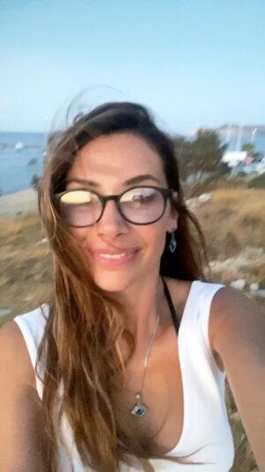 Begüm Birgören Instagram - 25 yüzyıl önce kurulmuş bu antik sahneden bu akşamki tüm Tozluyaka izleyicilerine kocaman sevgiler.💕 Tozluyaka birazdan başlıyor.🎊 @tozluyakafox_