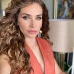 Begüm Birgören Instagram - Tozluyaka’dan selamlar!🎊 ilk foto ben, 3.foto tam Nesrin!😘🤍
