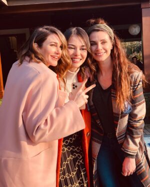 Begüm Birgören Instagram - Girl power! ♥️💥 #wecandoit💪🏽
