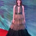 Begüm Birgören Instagram - Özel bir geceydi..🎉 #ellestyleawards @gucci Styling: @yusufcandirik Dress: @blackswan.hautecouture Necklace: @goodthingsatelier Earrings and rings: @thechariteslondon Saç: @huseyinpolatofficial