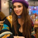 Begüm Birgören Instagram - 20.00’de @foxturkiye ‘de buluşuyoruz! Çook heyecanlıyım çünkü gerçekten harika bir ekiple ve herkesin içinde olmaktan çok mutlu olduğu bir yolculuğa çıktık! Maceramızın upuzun olmasını yürekten diliyorum ve ekip sizi seviyorum!♥️ @pastelfilmtv @efeirvul @yasarirvul @sonnefesimfox @nurgulyesilcayy @mehmetturandogann @emrekinay @denizyuss @rojdademirer__ @ipekkyazici @beyemre @baranbolukbasii @turkusudemirel @bulentalkis @yelizakkaya @ahmetsaracoglu @alibergeofficial @kayhanhaksever @pervindurmazz 🥳🎊🎊
