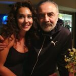 Begüm Çağla Taşkın Instagram - İyi ki doğmuş, bana da tanışmak, çırağı olmak nasip olmuş🥰 Örtmenim canım benim!!🤍 @yilmaz.erdogan