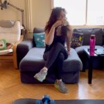 Begüm Çağla Taşkın Instagram - Salona mı yazılsam sanki..😒 ya da #thereisalwaystomorrow 🦥 . . . . . . . . . . . #reels #reelsinstagram #reelsvideo #comedy #exercise #weightloss #training #diet #kesfet #keşfetteyiz #getfit #fitnessmotivation #fail #fitness #everydamnday #truestory 😑
