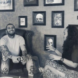 Begüm Çağla Taşkın Instagram - Take 25🎬 @behrouzjonz : "Bu kerem en guzel bi kerem" 😄😄 Behrouz my man 🖤 çok güzel krem indeed🤟🏼💎 thanks for my best #tattoo 🤜🏻🤛🏻 #cranetattoo