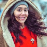 Begüm Çağla Taşkın Instagram - İyi ki yaptırdım lan dişleri🐰 No makeup yes yüz felci❄ #smilethoughyourheartisaching