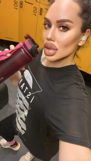Begüm Çağla Taşkın Instagram - 🦆 that 💩 I quit😑
#truestory
.
.
.
.
.
.
.
.
.
#reels #reelsvideos #reelsinstagram #reelsinsta #diyet #diet #exercise #fitness #fitnessmotivation #lost #sports #zayiflama #kesfet #keşfetteyiz #caloriecounting #dame 😤