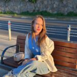 Begüm Öner Instagram - Varsın güneş yok etsin gözlerimi ☀️