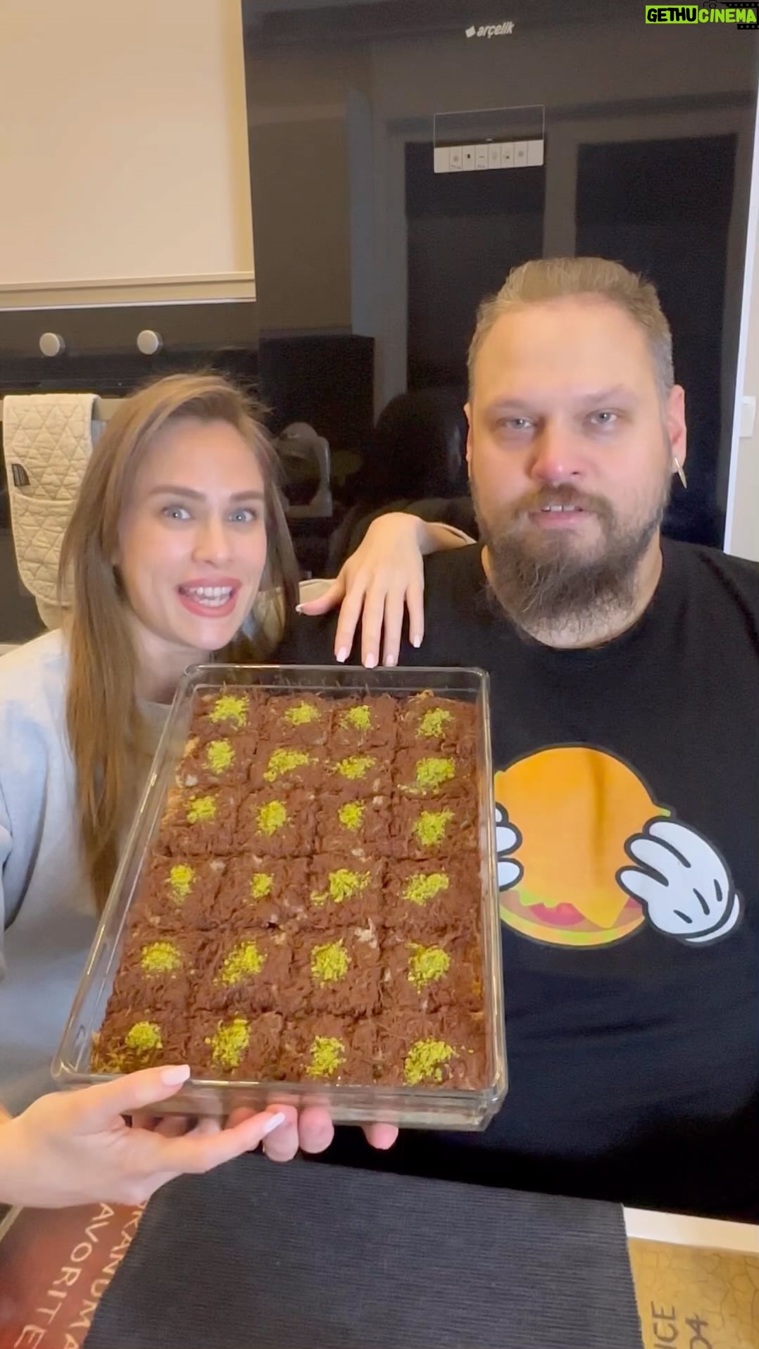 Begüm Öner - 28.3K Likes - Kadayıf Soğuk Baklava 🤌🏻
Herkes tatlı sevenlere göndersin yada etiketlesin 🤩🤩