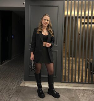 Begüm Öner Instagram - 🖤