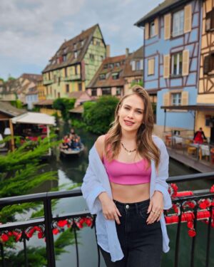 Begüm Öner Instagram - 🏡
#colmar 
#alsace 
#france
📸 : @boafilm
