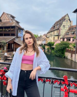 Begüm Öner Instagram - 🏡
#colmar 
#alsace 
#france
📸 : @boafilm