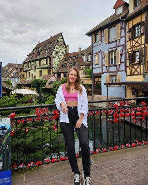 Begüm Öner Instagram - 🏡
#colmar 
#alsace 
#france
📸 : @boafilm