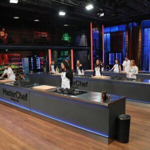 Begüm Öner Instagram - Ama çok eğlenmedik mi🤘🏻✌🏻 
#mastercheftürkiye 
#tv8