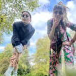 Belçim Bilgin Instagram – Cherishing moments in London with the best crew! 🇬🇧 #londonvibes #friendsforever 🦚