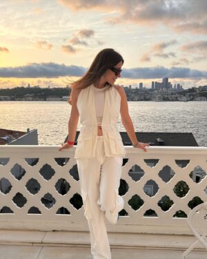 Belçim Bilgin Instagram - Here and there creating memories that will last forever! Sum 23’ 🌻