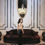 Belçim Bilgin Instagram - @nocturne imzalı elbisesiyle kapağımızda yer alan #BelçimBilgin ‘in hayatındaki yeni keşif yolculuğuna ortak olduk✨@belcimbilgincom Genel Yayın Yönetmeni: @gozdeyorukogluersu Röportaj: @ceylanyeniacun Fotoğraflar: @jiyankizilboga Styling: Sedef Güvenç Saç: @erdemgulll Makyaj: @gamzeteq Prodüksiyon: @nazlisancakli Styling asistanı: @gunaydinsinemcelik Fotoğraf asistanı: @dogasucu, @hasandoganayy Makyaj asistanı: @blackbeggy Mekan için @cpkempinski ’ye teşekkür ederiz.