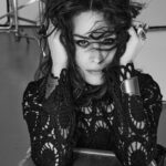 Belçim Bilgin Instagram - #portraits by @larasayilganofficial for @basiquemagazine 🖤