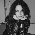 Belçim Bilgin Instagram - #portraits by @larasayilganofficial for @basiquemagazine 🖤