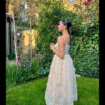 Bel Powley Instagram – ✨ Vogue World last night ✨the very best! So much fun! Thank you @voguemagazine @britishvogue @edward_enninful and Anna – what an incredible night supporting theatre in London 🇬🇧 🩷 honoured to be wearing one of my favs @simonerocha_ 🩷 Simone I love you! 🩷 thank you SO MUCH @chercoulter @alipirzadeh @alexreadermakeup I felt like a trillion bucks!!!!!! 🩷