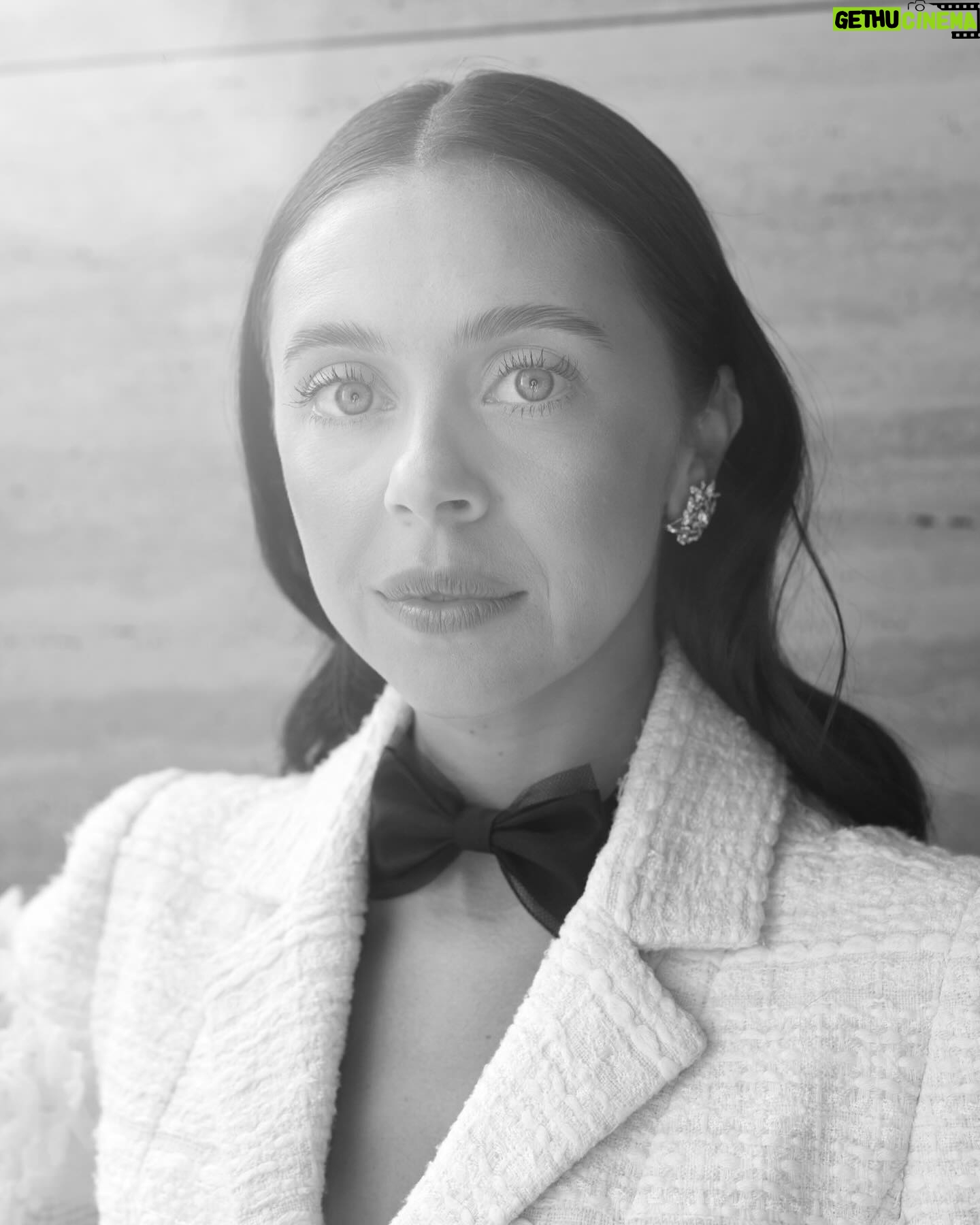 Bel Powley Instagram - π©Άπ€ @chanelofficial haute couture for the Critics Choice Awards last night π€π©Ά Felt like the luckiest girl!!!!! Thank you @chanelofficial π Dream team @chercoulter @celiaburtonmakeup @marcusrfrancis bisous!!!
