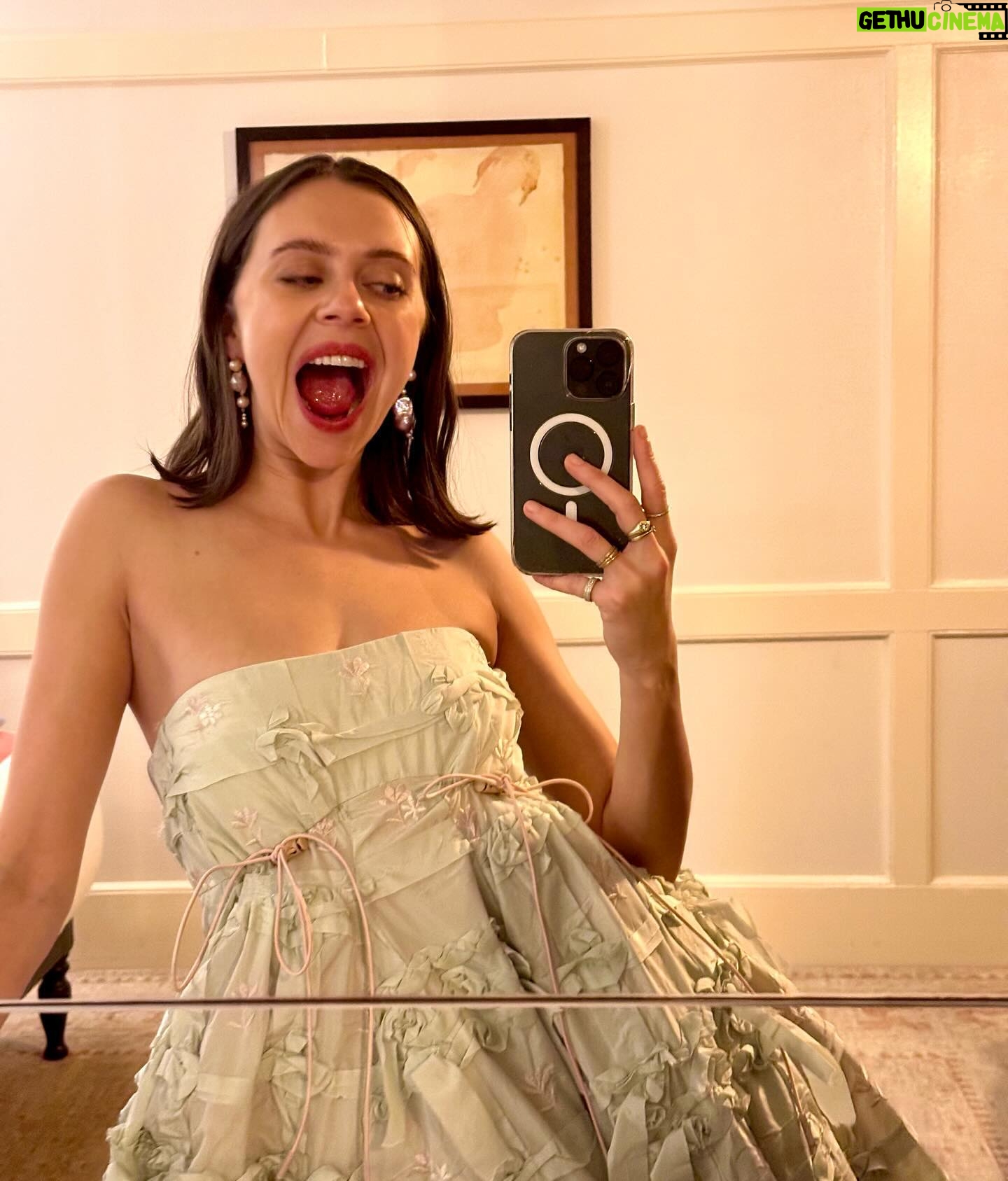 Bel Powley Instagram - 💚 21 hours in NYC with A Small Light fam - so proud of us for winning best new show at The Gotham Awards 💚 Thank you @chercoulter @simonerocha_ 💙 @kirinstagram @josueperezhair 💕 Love you so much @tvphelan @joanrater @susannafogel ✨✨✨✨✨✨✨