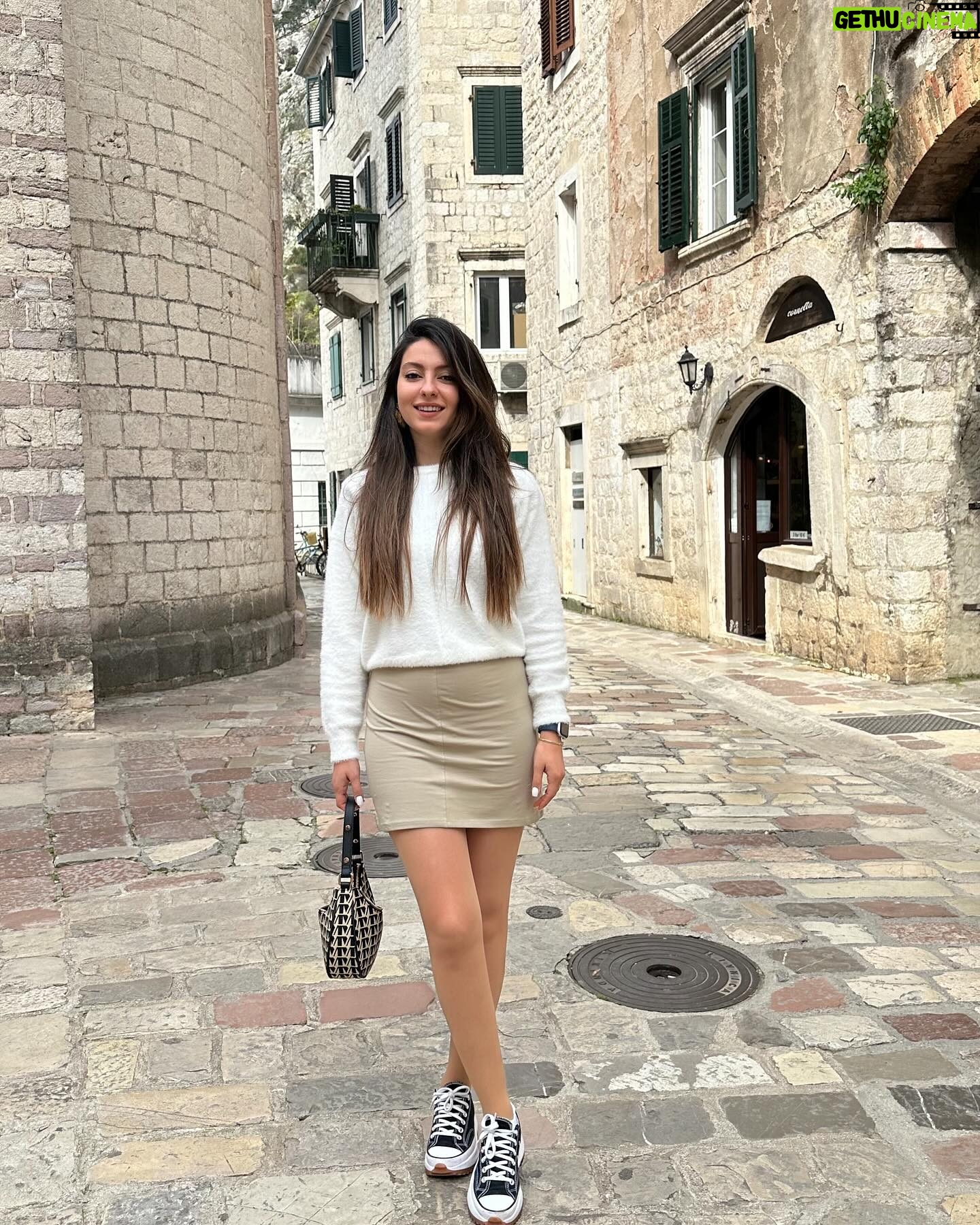 Belemir Temizsoy Instagram - Tekrar buluşacağız 🌅 #montenegro #budva #kotor #porto #svetistefan 🤍
