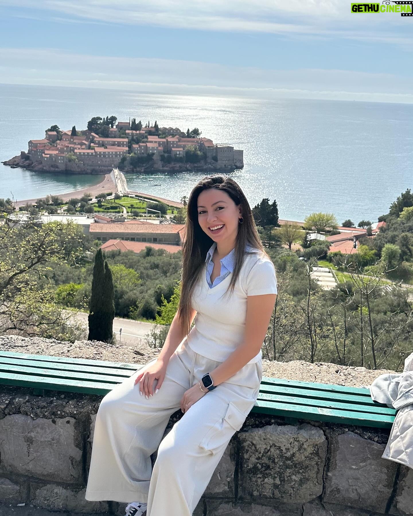 Belemir Temizsoy Instagram - Tekrar buluşacağız 🌅 #montenegro #budva #kotor #porto #svetistefan 🤍