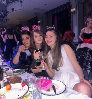 Belemir Temizsoy Instagram - #belogelinoluyor👰🏻
#bridetobe 🤍