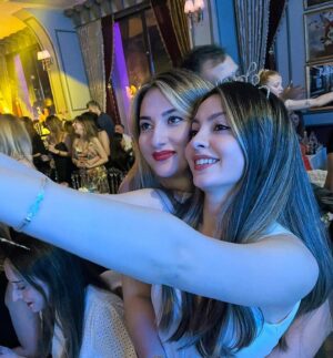 Belemir Temizsoy Instagram - #belogelinoluyor👰🏻
#bridetobe 🤍