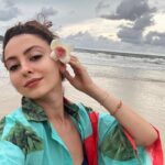 Belemir Temizsoy Instagram - Adsız bir çiçek 🤍🧡