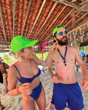 Bella Camero Instagram - Minha primeira foto de 2024
minha primeira jogatina
minhas amigas do tubarao
diogo com barba
alto mar
diogo sem barba
soraya no rolê
gostosas
amizade
fome
