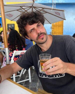 Bella Camero Instagram - Minha primeira foto de 2024
minha primeira jogatina
minhas amigas do tubarao
diogo com barba
alto mar
diogo sem barba
soraya no rolê
gostosas
amizade
fome