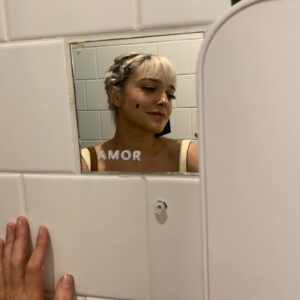 Bella Camero Instagram - TA CHEGANDO 12 DE JUNHO E ELA ME CHAMA DE AMIGA
