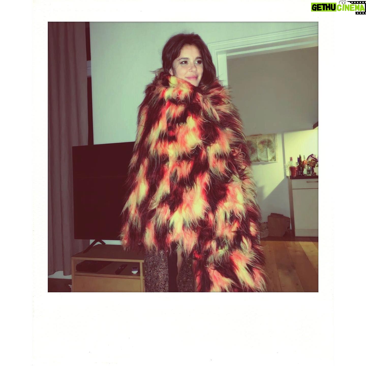 Bella Dayne - 2.8K Likes - The small things in life.. ..finding a warm cozy coat situation at a gathering. #coatseason