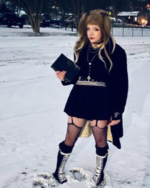 Bella Higginbotham Instagram - misa amane closet-cosplay :)

first time posting any cosplays on this account i hope you like it ‼️
•
•
•
•
•
•
#cosplay #closetcosplay #deathnote #misaamane #misa #apple