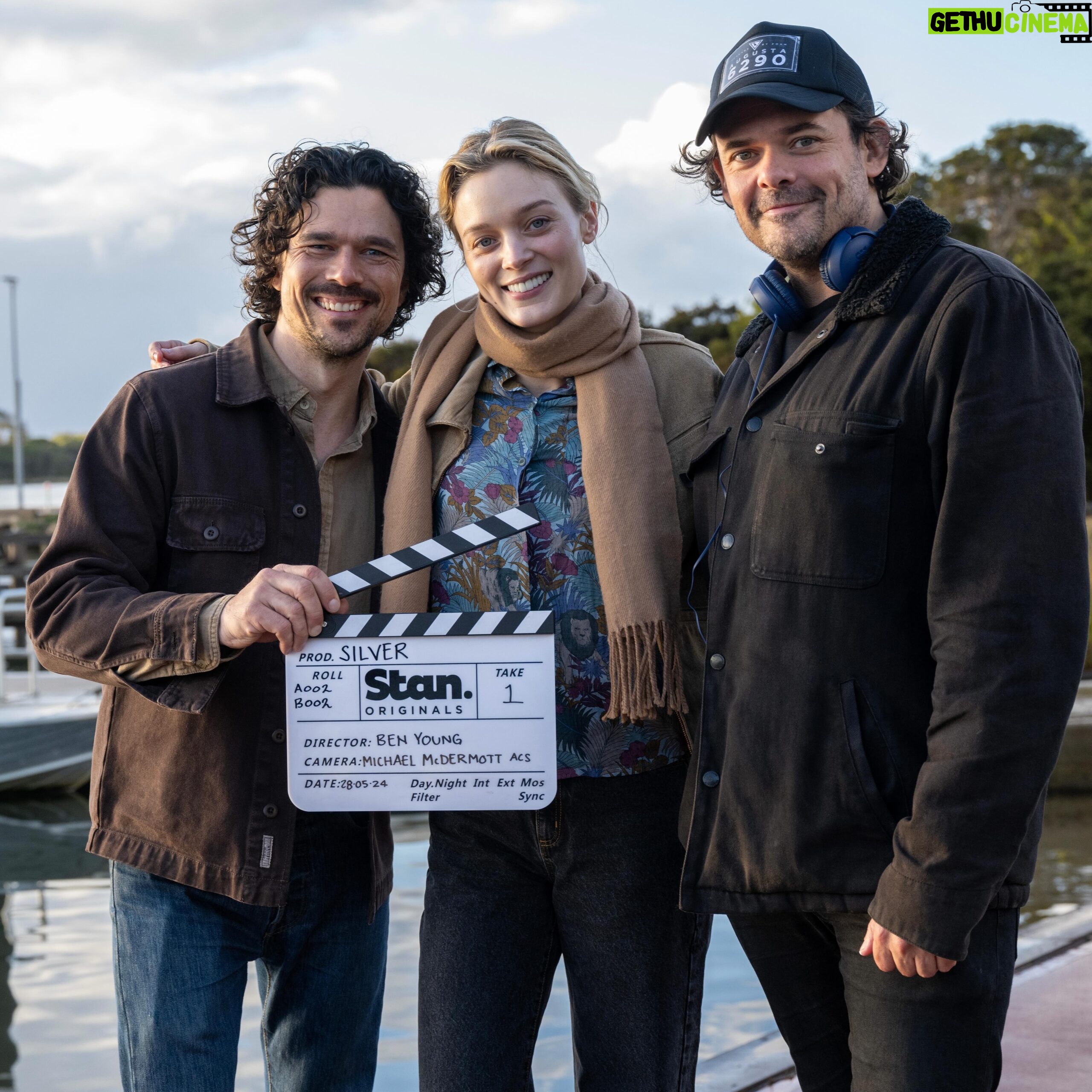 Bella Heathcote Instagram - Feels so good to be reunited with the Scrublands Stan clan and this season’s man with a plan @benjyoung for Scrublands: Silver 🩶