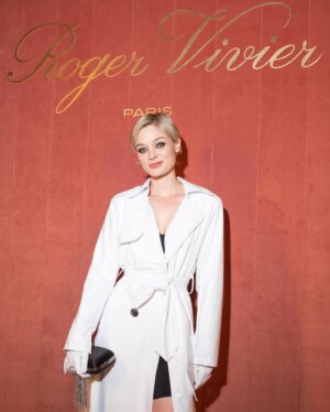 Bella Heathcote Instagram - Le Freak (C’est Chic) Friday thanks to Roger Vivier 😘 @gherardofelloni @laurabrown99 @lauradern