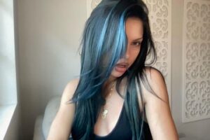 Bella Shepard Instagram - decided i didn’t want to go my whole life never having blue hair…so now i have blue hair !