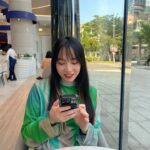 Bella Yang Instagram - #卡貝妻妻日記 #CBdiary 240512 這週比較常去外面活動， 第一次吃了螺絲粉，奇怪？沒有很臭呀！ 第一次小貝吃到新鮮山竹～ 山竹的味道該怎麼形容呀？ 小貝想把我賣掉，確定有人要買？ 春春的頭髮是我們家最順的， 完全可以代言海倫仙度絲！ 窗外一片美麗的海景，但我只看到最後一張照的樣子 🤣