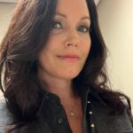 Bellamy Young Instagram - If you're looking for some fun this weekend, check out @theotherblackgirlhulu !🎉 (So happy to finally be able to say that🥰) Among this absolutely exquisite cast, you'll get to meet "Vera Parini" 🤓 Oh how I loved getting to be a part of this INCREDIBLE family. 🤩 Hope you enjoy watching! And hope the weekend is gentle on each of you. I'm sending you so much love! #TheOtherBlackGirl #Hulu ❤️💗❤️💗❤️💗❤️