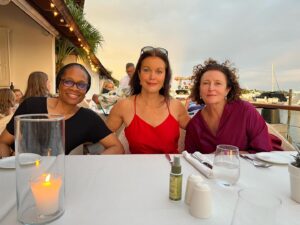 Bellamy Young Instagram - #FBF to a glorious trip with my #Scandal ladies to @casadecampodr in the #DomincanRepublic 🤩❤️🎉
Time together these days can be rare, which makes it extra delicious & makes me extra grateful. (& yes: all were invited: this is who was able to make the dates work- believe me, we partied on everyone's behalf😄) #CasaDeCampoResort hosted us with open arms: yummy food, perfect beaches, & all the extra curriculars we could possibly think of. An especially big thank you goes out to @howelltalentrelations who helped make this dream come true for us. Where to next, ladies? Can't wait for more adventures! ps: check out @ktqlowes 's photo diary in @people (link in my Insta bio)! #TravelPartner #DR #ScandalLadies #ScandalFam #OverACliff 🥰🇩🇴👑🔥❤️🎉
