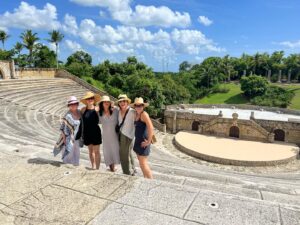 Bellamy Young Instagram - #FBF to a glorious trip with my #Scandal ladies to @casadecampodr in the #DomincanRepublic 🤩❤️🎉
Time together these days can be rare, which makes it extra delicious & makes me extra grateful. (& yes: all were invited: this is who was able to make the dates work- believe me, we partied on everyone's behalf😄) #CasaDeCampoResort hosted us with open arms: yummy food, perfect beaches, & all the extra curriculars we could possibly think of. An especially big thank you goes out to @howelltalentrelations who helped make this dream come true for us. Where to next, ladies? Can't wait for more adventures! ps: check out @ktqlowes 's photo diary in @people (link in my Insta bio)! #TravelPartner #DR #ScandalLadies #ScandalFam #OverACliff 🥰🇩🇴👑🔥❤️🎉