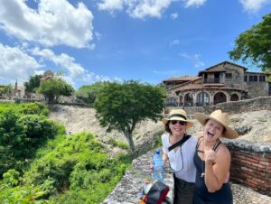 Bellamy Young Instagram - #FBF to a glorious trip with my #Scandal ladies to @casadecampodr in the #DomincanRepublic 🤩❤️🎉
Time together these days can be rare, which makes it extra delicious & makes me extra grateful. (& yes: all were invited: this is who was able to make the dates work- believe me, we partied on everyone's behalf😄) #CasaDeCampoResort hosted us with open arms: yummy food, perfect beaches, & all the extra curriculars we could possibly think of. An especially big thank you goes out to @howelltalentrelations who helped make this dream come true for us. Where to next, ladies? Can't wait for more adventures! ps: check out @ktqlowes 's photo diary in @people (link in my Insta bio)! #TravelPartner #DR #ScandalLadies #ScandalFam #OverACliff 🥰🇩🇴👑🔥❤️🎉