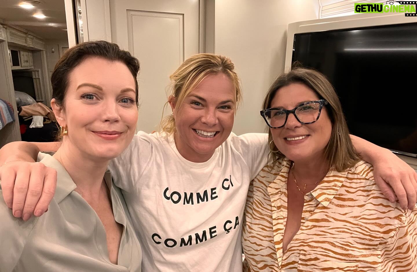 Bellamy Young Instagram - Thank you, Team #Orlando !!!! I had the BEST time with you this week! Can't wait to see what we made- & to hopefully see each of you again. Much love til then! 💗❤️💗❤️💗