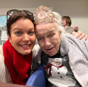 Bellamy Young Instagram - Thank you to everybody who made my mom's 83rd birthday so special today. 🥰 Means everything that you would share your day with her. And thank you, @wellbred_bakery , for letting her taste all her old favorites again. 🥰 I'm so grateful for today. Hope each of you is having a love-filled day too- except maybe with a little less of a sugar crash. 🤓 Happy Birthday, mom. 💗❤️💗❤️💗